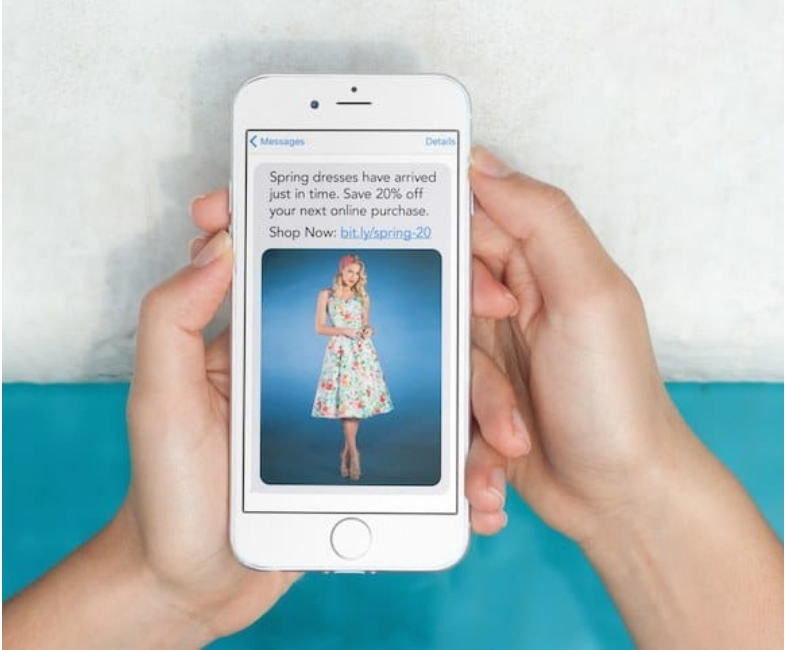 Mensaje de texto con imagen y enlaces en tus campañas de SMS marketing