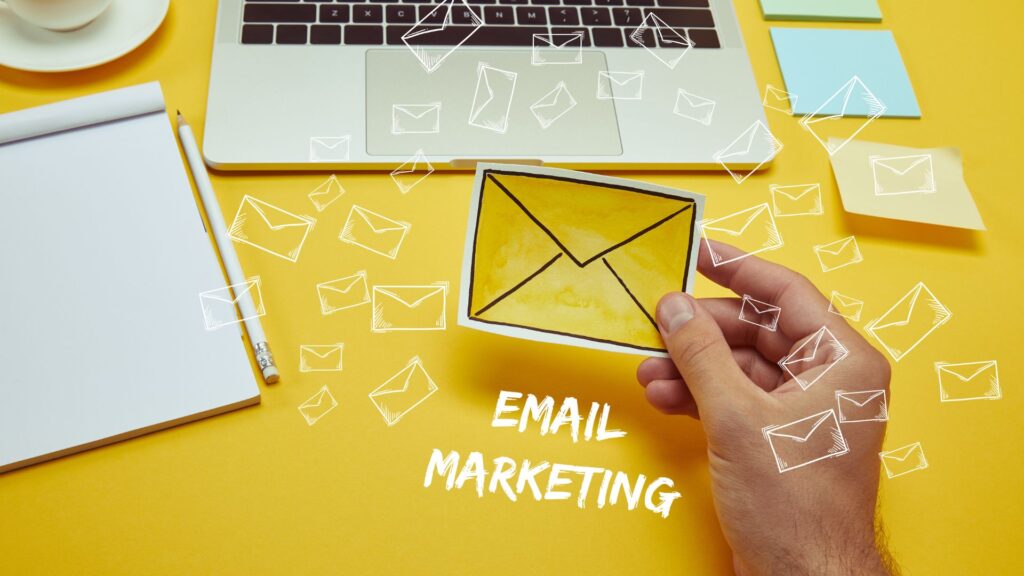 header y footer en emails 