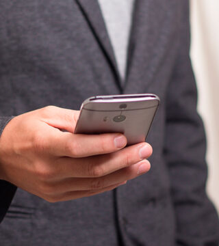 SMS marketing en el sector hotelero: mejores prácticas con ejemplos
